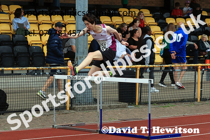 The hurdles, 2025 NEGP No 3, Monkton. Photo: David T. Hewitson/Sports for All Pics